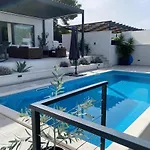 Maris Villa Ražanj