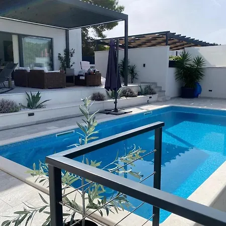 Maris Villa Razanj