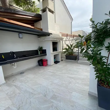 Maris Villa *